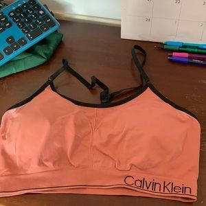 Women’s sports bra